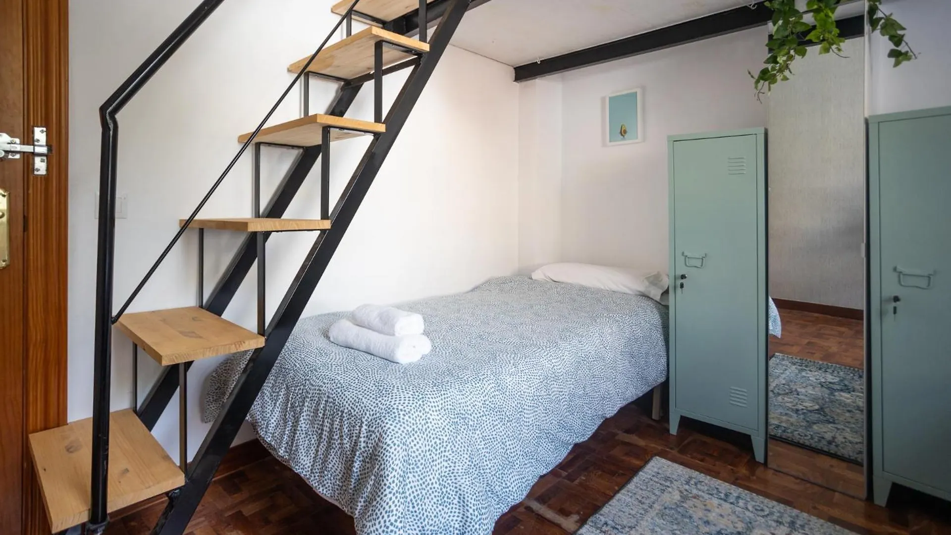 Naim Guest House Malaga Centro 스페인